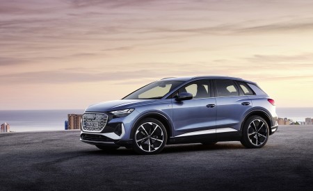 2022 Audi Q4 e-tron (Color: Geyser Blue Metallic) Front Three-Quarter Wallpapers  450x275 (65)
