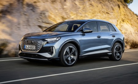 2022 Audi Q4 e-tron (Color: Geyser Blue Metallic) Front Three-Quarter Wallpapers  450x275 (59)