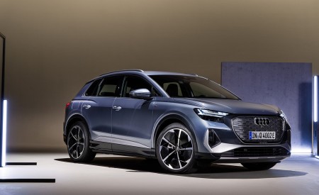2022 Audi Q4 e-tron (Color: Geyser Blue Metallic) Front Three-Quarter Wallpapers  450x275 (101)