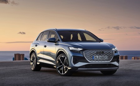 2022 Audi Q4 e-tron (Color: Geyser Blue Metallic) Front Three-Quarter Wallpapers  450x275 (66)