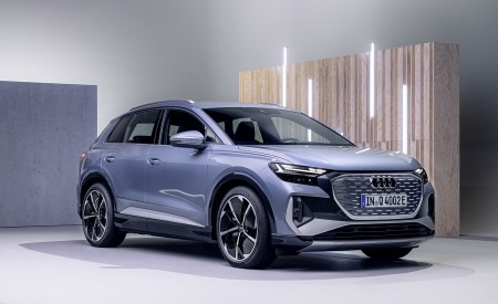 2022 Audi Q4 e-tron (Color: Geyser Blue Metallic) Front Three-Quarter Wallpapers 450x275 (89)