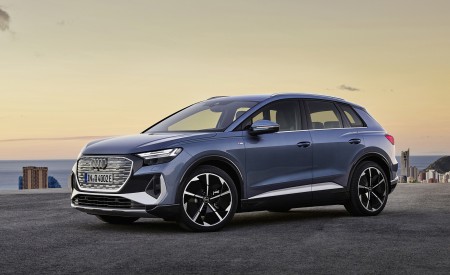 2022 Audi Q4 e-tron (Color: Geyser Blue Metallic) Front Three-Quarter Wallpapers 450x275 (68)
