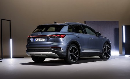 2022 Audi Q4 e-tron (Color: Geyser Blue Metallic) Rear Three-Quarter Wallpapers 450x275 (105)