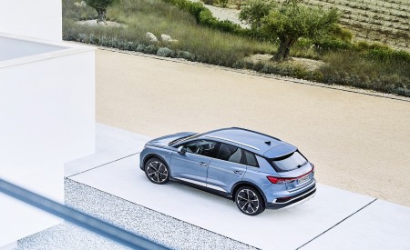 2022 Audi Q4 e-tron (Color: Geyser Blue Metallic) Rear Three-Quarter Wallpapers 450x275 (84)