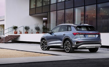 2022 Audi Q4 e-tron (Color: Geyser Blue Metallic) Rear Three-Quarter Wallpapers 450x275 (81)