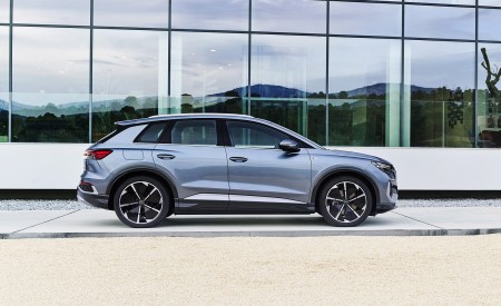 2022 Audi Q4 e-tron (Color: Geyser Blue Metallic) Side Wallpapers  450x275 (86)