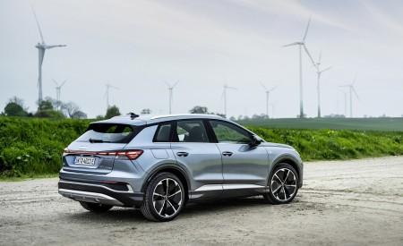 2022 Audi Q4 e-tron (Color: Geyser Blue) Rear Three-Quarter Wallpapers 450x275 (16)