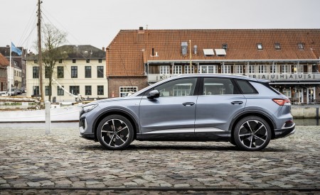 2022 Audi Q4 e-tron (Color: Geyser Blue) Side Wallpapers 450x275 (23)