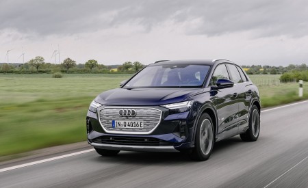 2022 Audi Q4 e-tron (Color: Navarra Blue Metallic) Front Three-Quarter Wallpapers 450x275 (31)