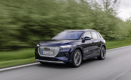 2022 Audi Q4 e-tron (Color: Navarra Blue Metallic) Front Three-Quarter Wallpapers 450x275 (32)