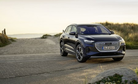 2022 Audi Q4 e-tron (Color: Navarra Blue Metallic) Front Wallpapers 450x275 (40)