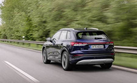 2022 Audi Q4 e-tron (Color: Navarra Blue Metallic) Rear Three-Quarter Wallpapers 450x275 (33)