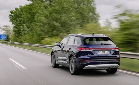 2022 Audi Q4 e-tron (Color: Navarra Blue Metallic) Rear Three-Quarter Wallpapers 450x275 (34)