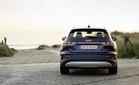 2022 Audi Q4 e-tron (Color: Navarra Blue Metallic) Rear Wallpapers 450x275 (42)