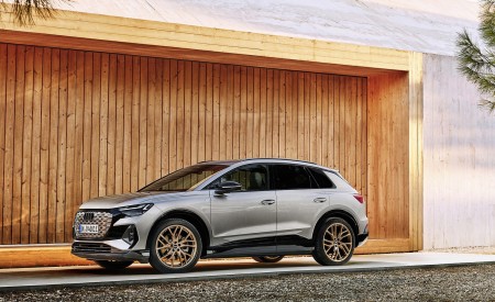 2022 Audi Q4 e-tron (Color: Typhoon Gray) Front Three-Quarter Wallpapers  450x275 (128)