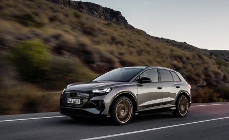 2022 Audi Q4 e-tron (Color: Typhoon Gray) Front Three-Quarter Wallpapers 450x275 (115)