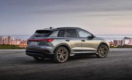 2022 Audi Q4 e-tron (Color: Typhoon Gray) Rear Three-Quarter Wallpapers  450x275 (125)
