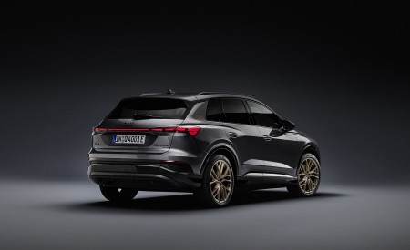 2022 Audi Q4 e-tron (Color: Typhoon Gray) Rear Three-Quarter Wallpapers 450x275 (144)