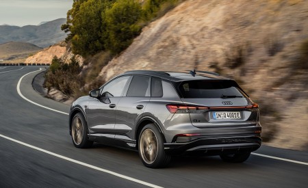 2022 Audi Q4 e-tron (Color: Typhoon Gray) Rear Three-Quarter Wallpapers 450x275 (120)