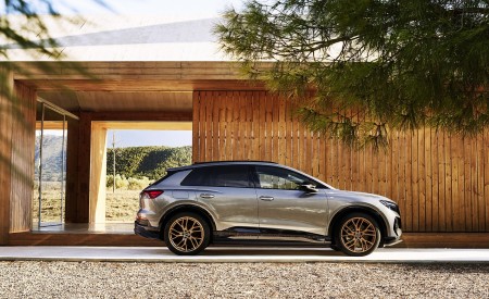 2022 Audi Q4 e-tron (Color: Typhoon Gray) Side Wallpapers 450x275 (134)