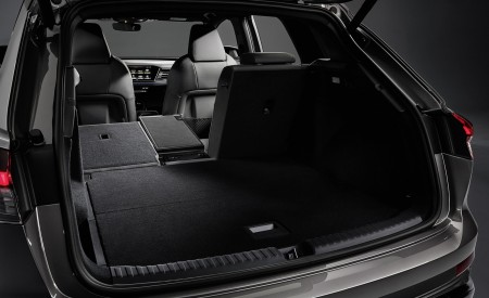 2022 Audi Q4 e-tron Trunk Wallpapers  450x275 (177)