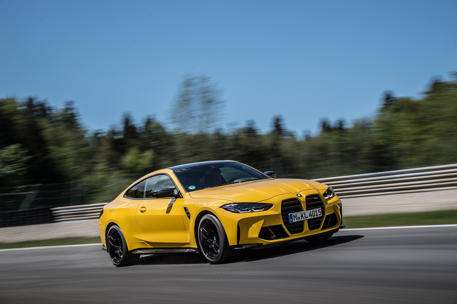 2022 BMW M4 Competition M xDrive Front Three-Quarter Wallpapers #24 of 70
