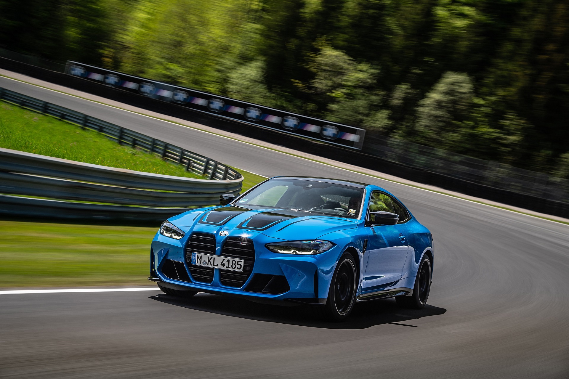 2022 BMW M4 Competition M xDrive Front Three-Quarter Wallpapers #6 of 70