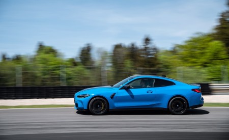 2022 BMW M4 Competition M xDrive Side Wallpapers 450x275 (20)