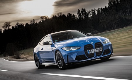 2022 BMW M4 Competition M xDrive Front Three-Quarter Wallpapers  450x275 (33)