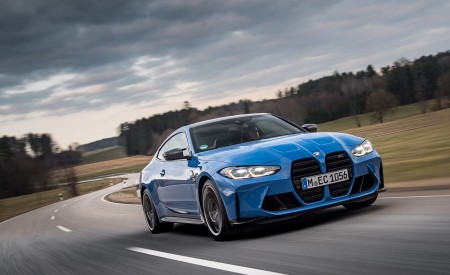 2022 BMW M4 Competition M xDrive Front Three-Quarter Wallpapers 450x275 (34)