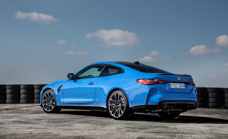 2022 BMW M4 Competition M xDrive Rear Three-Quarter Wallpapers 450x275 (59)