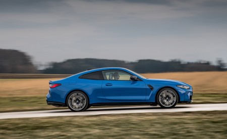 2022 BMW M4 Competition M xDrive Side Wallpapers 450x275 (48)