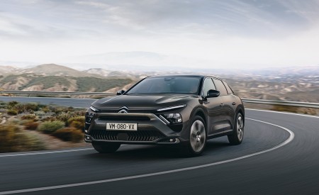 2022 Citroën C5 X Front Three-Quarter Wallpapers 450x275 (4)