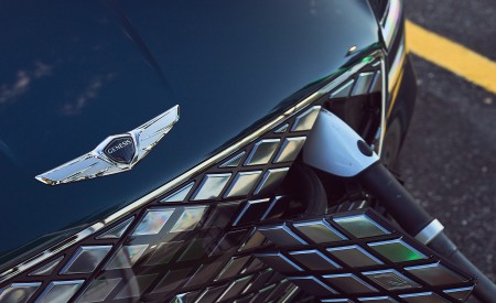 2022 Genesis Electrified G80 Charging Connector Wallpapers 450x275 (42)