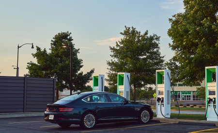 2022 Genesis Electrified G80 Rear Three-Quarter Wallpapers 450x275 (39)
