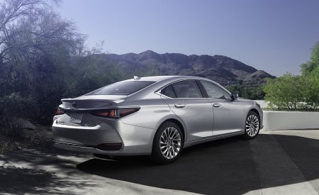 2022 Lexus ES Rear Three-Quarter Wallpapers 450x275 (9)