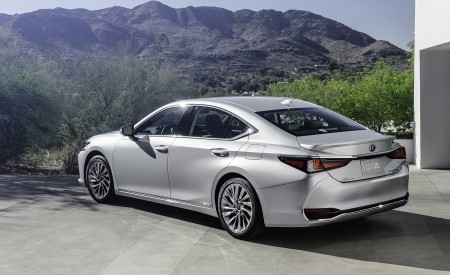 2022 Lexus ES Rear Three-Quarter Wallpapers 450x275 (10)