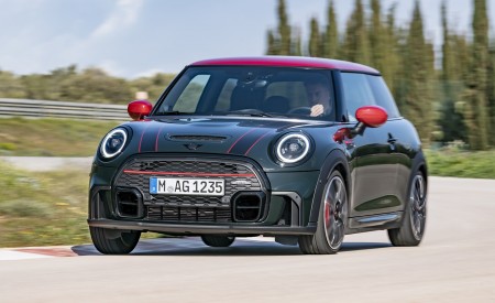2022 MINI John Cooper Works Front Three-Quarter Wallpapers  450x275 (8)
