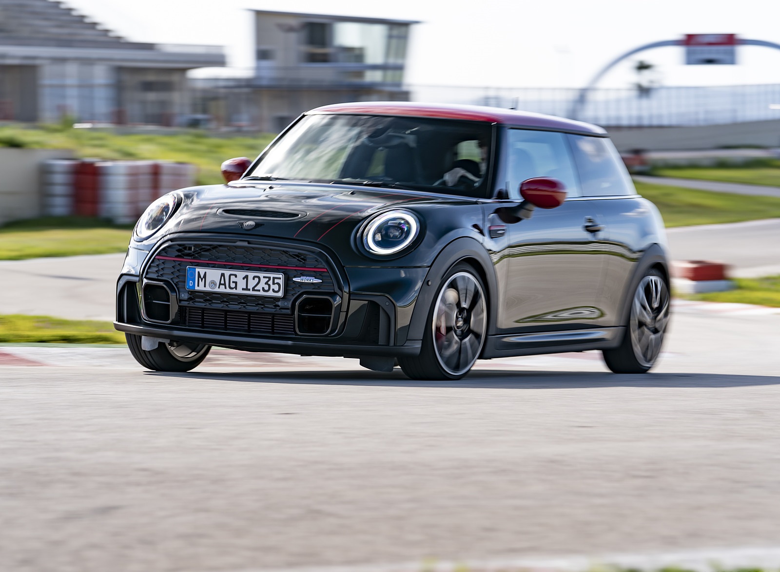 2022 MINI John Cooper Works Front Three-Quarter Wallpapers (2)