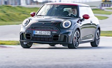2022 MINI John Cooper Works Front Wallpapers 450x275 (4)