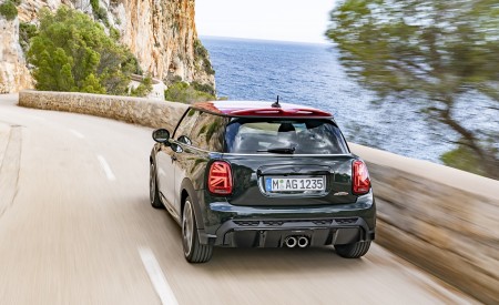 2022 MINI John Cooper Works Rear Three-Quarter Wallpapers 450x275 (26)