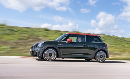 2022 MINI John Cooper Works Side Wallpapers 450x275 (7)