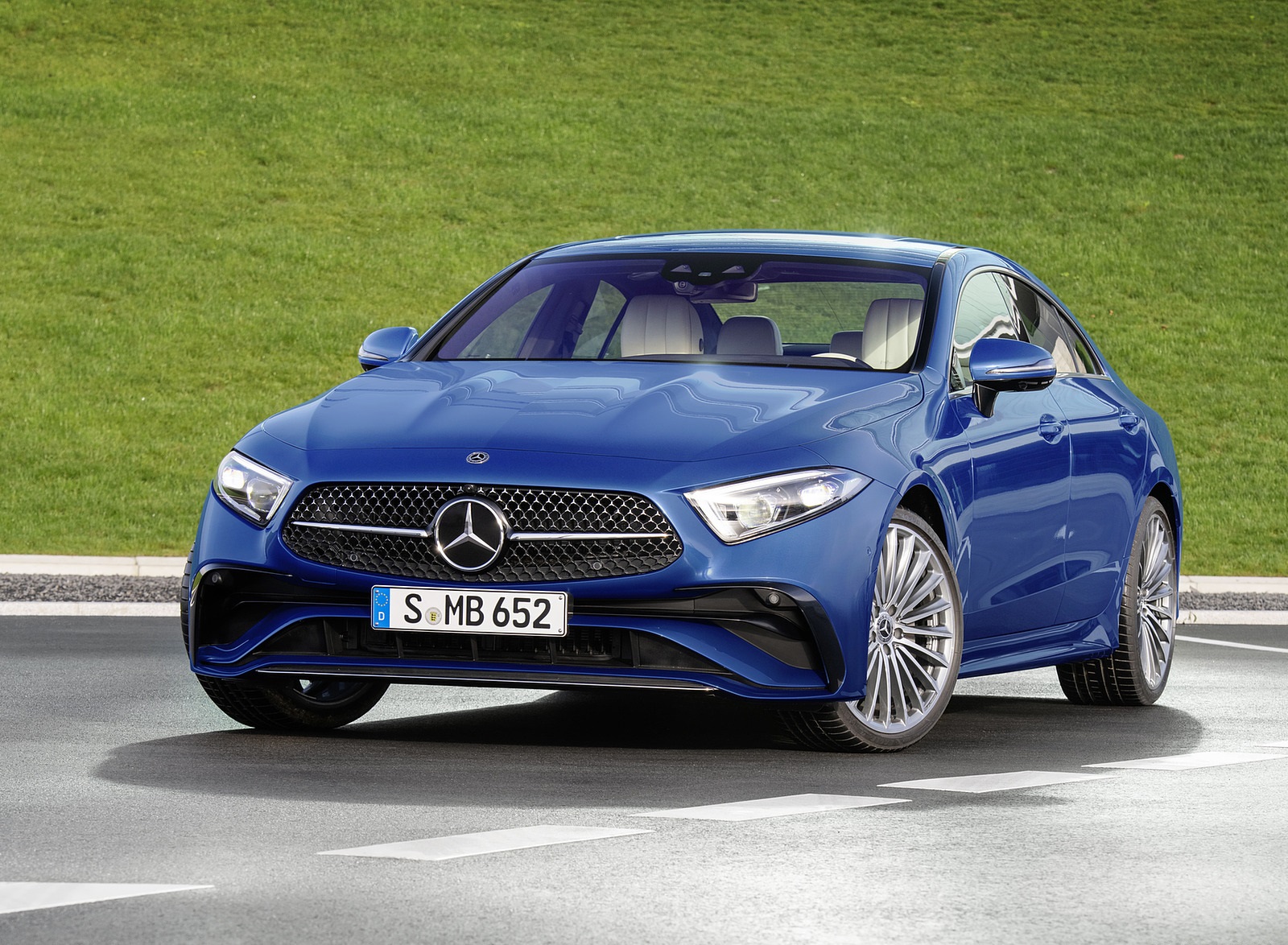 2022 Mercedes-Benz CLS AMG Line (Color: Spectral Blue Metallic) Front Three-Quarter Wallpapers (13)