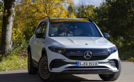 2022 Mercedes-Benz EQB 300 4MATIC (Color: Digital White) Front Wallpapers 450x275 (82)