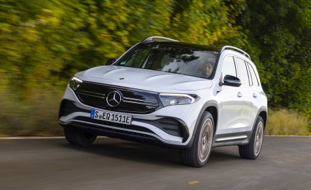 2022 Mercedes-Benz EQB 300 4MATIC (Color: Digital White) Front Wallpapers 450x275 (77)