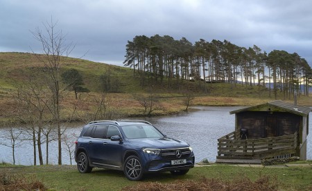 2022 Mercedes-Benz EQB 300 (UK-Spec) Front Three-Quarter Wallpapers  450x275 (26)