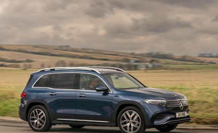 2022 Mercedes-Benz EQB 300 (UK-Spec) Front Three-Quarter Wallpapers 450x275 (19)