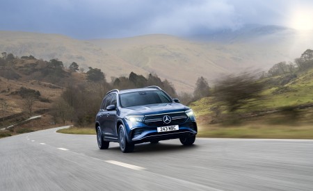 2022 Mercedes-Benz EQB 300 (UK-Spec) Front Wallpapers 450x275 (2)