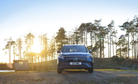 2022 Mercedes-Benz EQB 300 (UK-Spec) Front Wallpapers 450x275 (32)