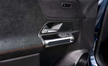2022 Mercedes-Benz EQB 300 (UK-Spec) Interior Detail Wallpapers 450x275 (62)
